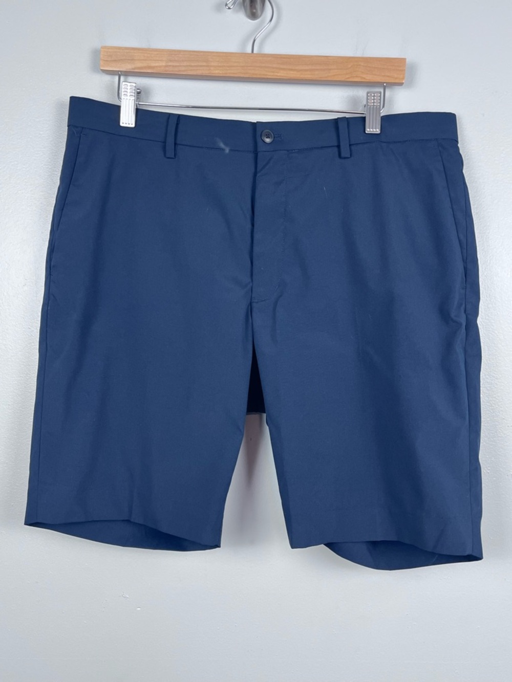 Uniqlo Men's Blue Preppy Polyester Chino Shorts Size L; Travel, Vacation, Cruise